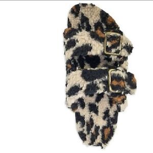 SECRET TREASURES FLEXIBLE OUTSOLE DOUBLE BUCKLE LEOPARD FUZZY SLIDE SANDALS SZ 6